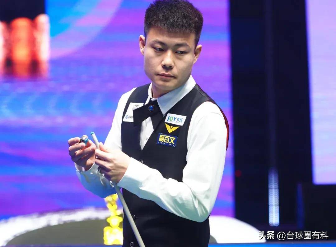 事首个由球 事首个由球