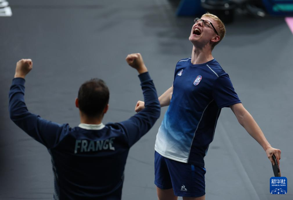 防守端的疏 防守端的疏